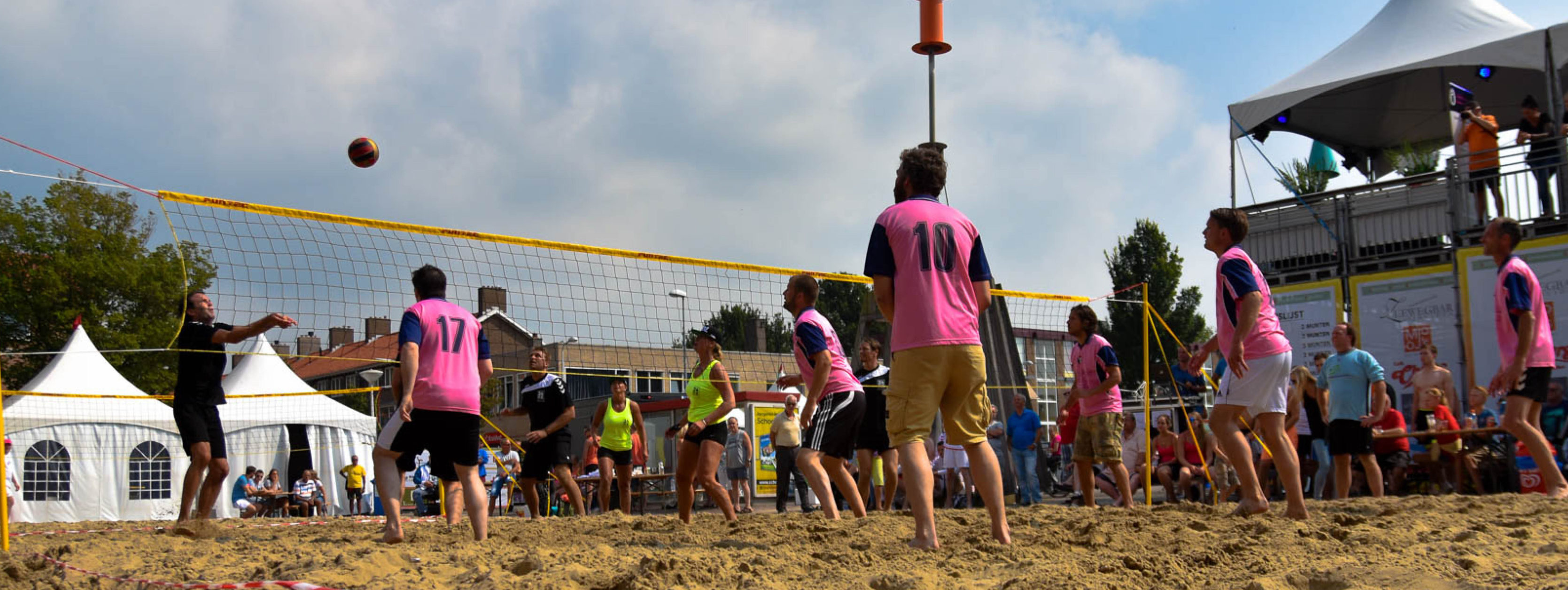 Beachvolleybal Toernooi op het Zomerfestival.IJmuiden in 2016