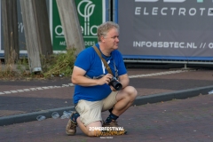 Zomerfestival.IJmuiden-donderdag-20-juli-2023-Publiek-Roept-u-Jan-maar-Fotos-Tobias-Bakker-1226