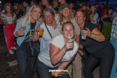 Zomerfestival.IJmuiden-donderdag-20-juli-2023-Publiek-Roept-u-Jan-maar-Fotos-Tobias-Bakker-3964