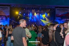 Zomerfestival.IJmuiden-donderdag-20-juli-2023-Publiek-Roept-u-Jan-maar-Fotos-Tobias-Bakker-3965