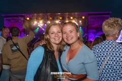 Zomerfestival.IJmuiden-donderdag-20-juli-2023-Publiek-Roept-u-Jan-maar-Fotos-Tobias-Bakker-3969