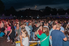 Zomerfestival.IJmuiden-donderdag-20-juli-2023-Publiek-Furnace-and-the-Fundamentals-Fotos-Tobias-Bakker-4159