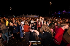 Zomerfestival.IJmuiden-donderdag-20-juli-2023-Publiek-Furnace-and-the-Fundamentals-Fotos-Tobias-Bakker-4392